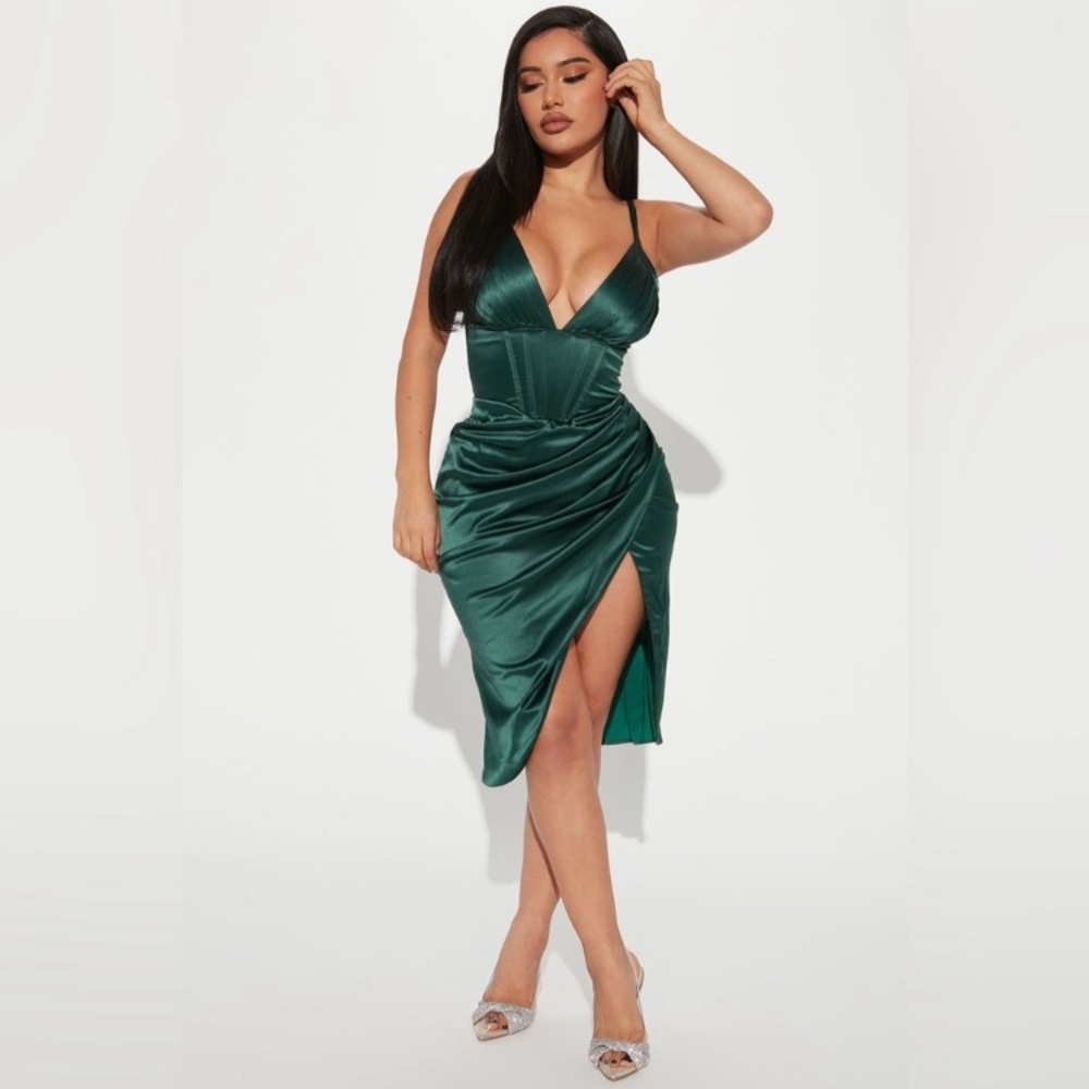 Fashion Nova Bodycon Dress Women's Large Green Satin Pintuck Detail Deep V Neck
